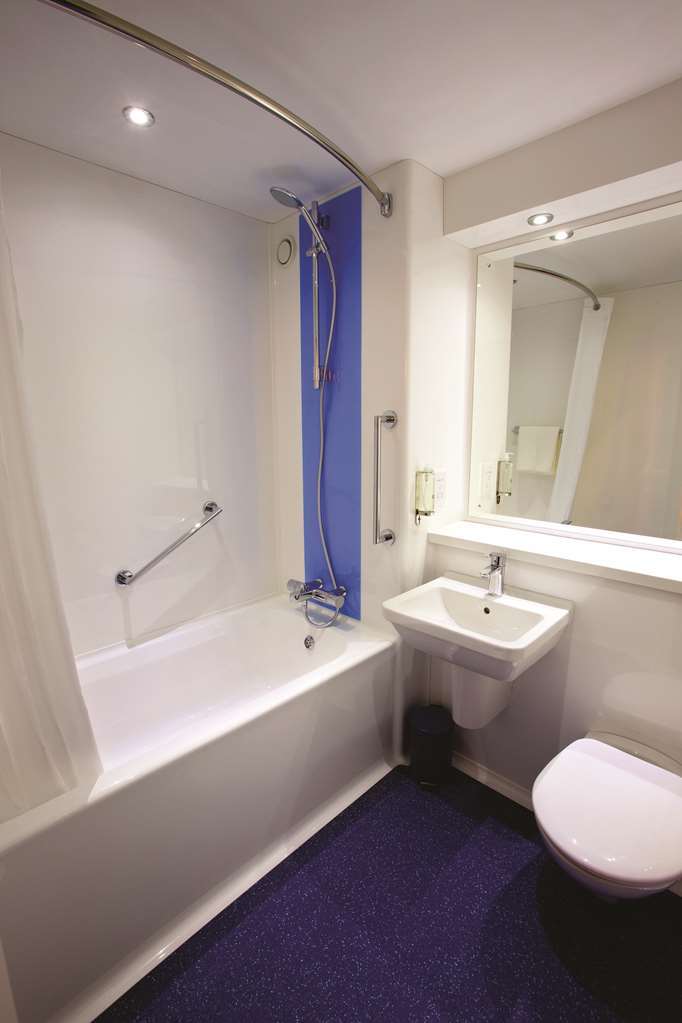 Travelodge Dundee Strathmore Avenue Quarto foto